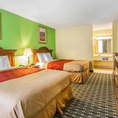 Econo Lodge Douglas Exteriér fotografie