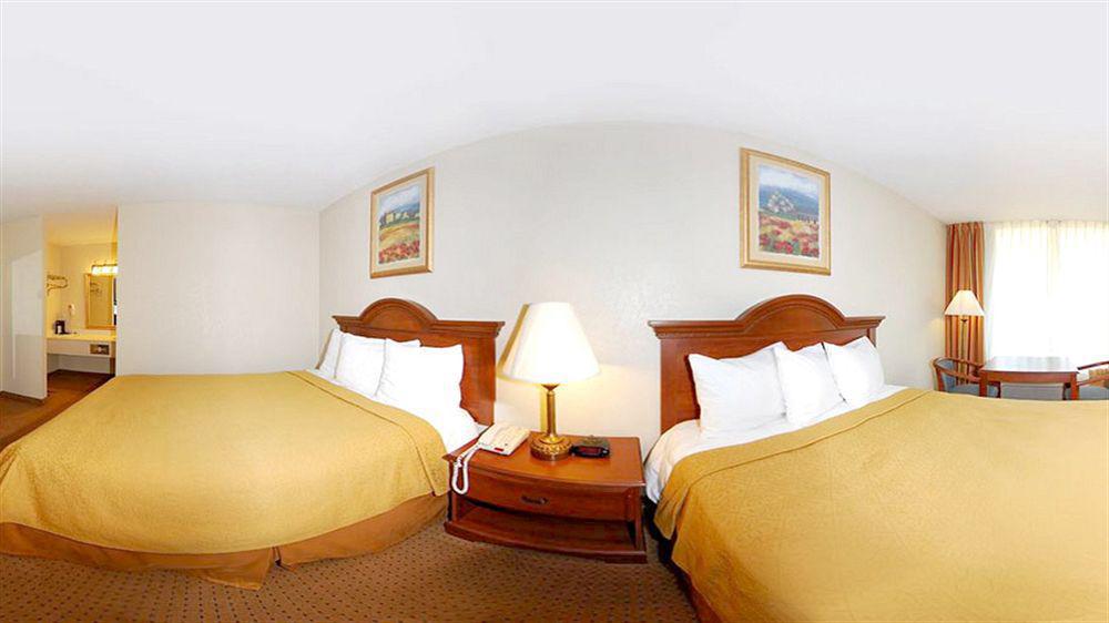 Econo Lodge Douglas Exteriér fotografie