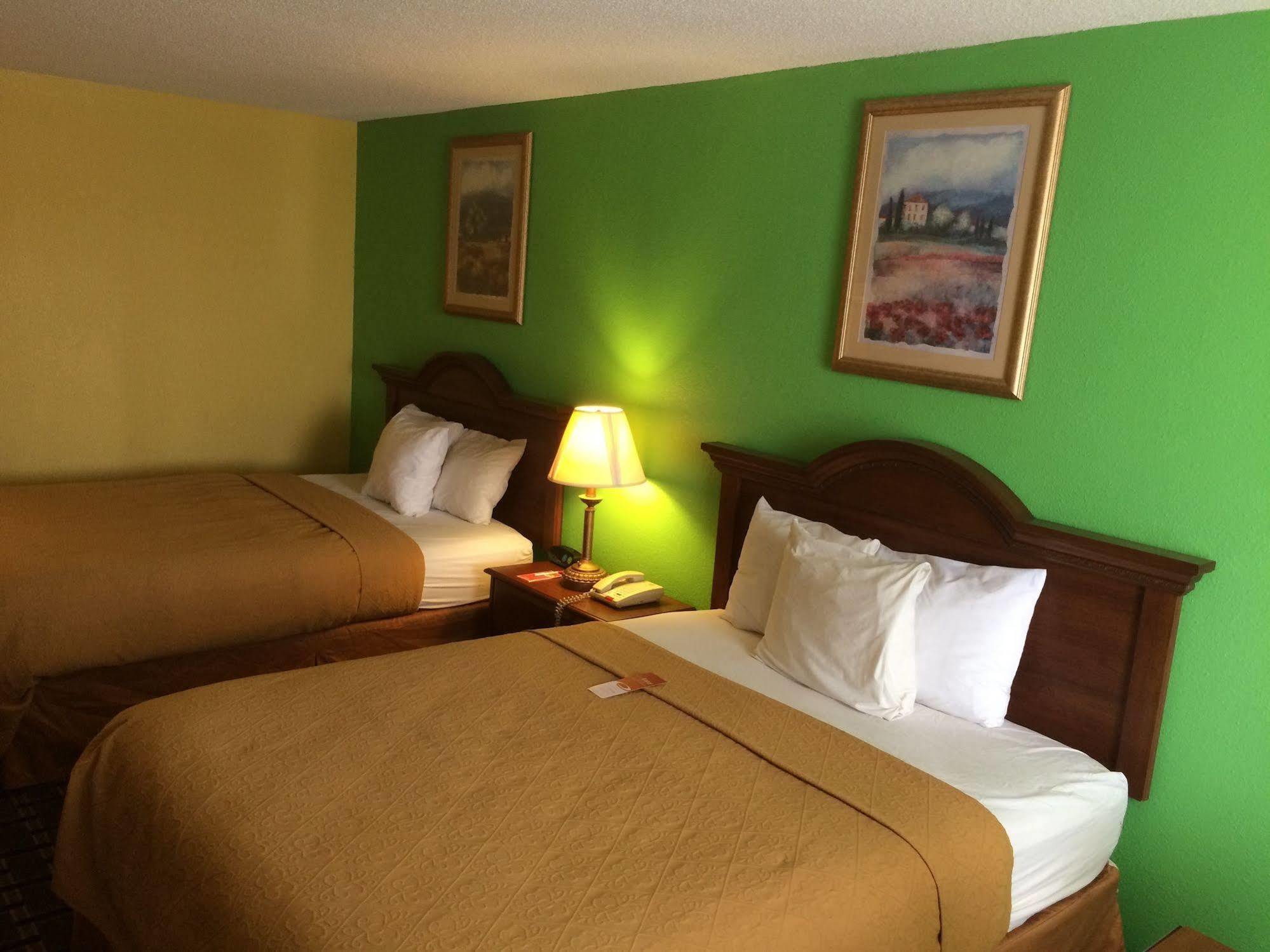 Econo Lodge Douglas Exteriér fotografie