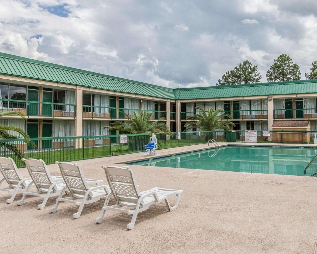 Econo Lodge Douglas Exteriér fotografie