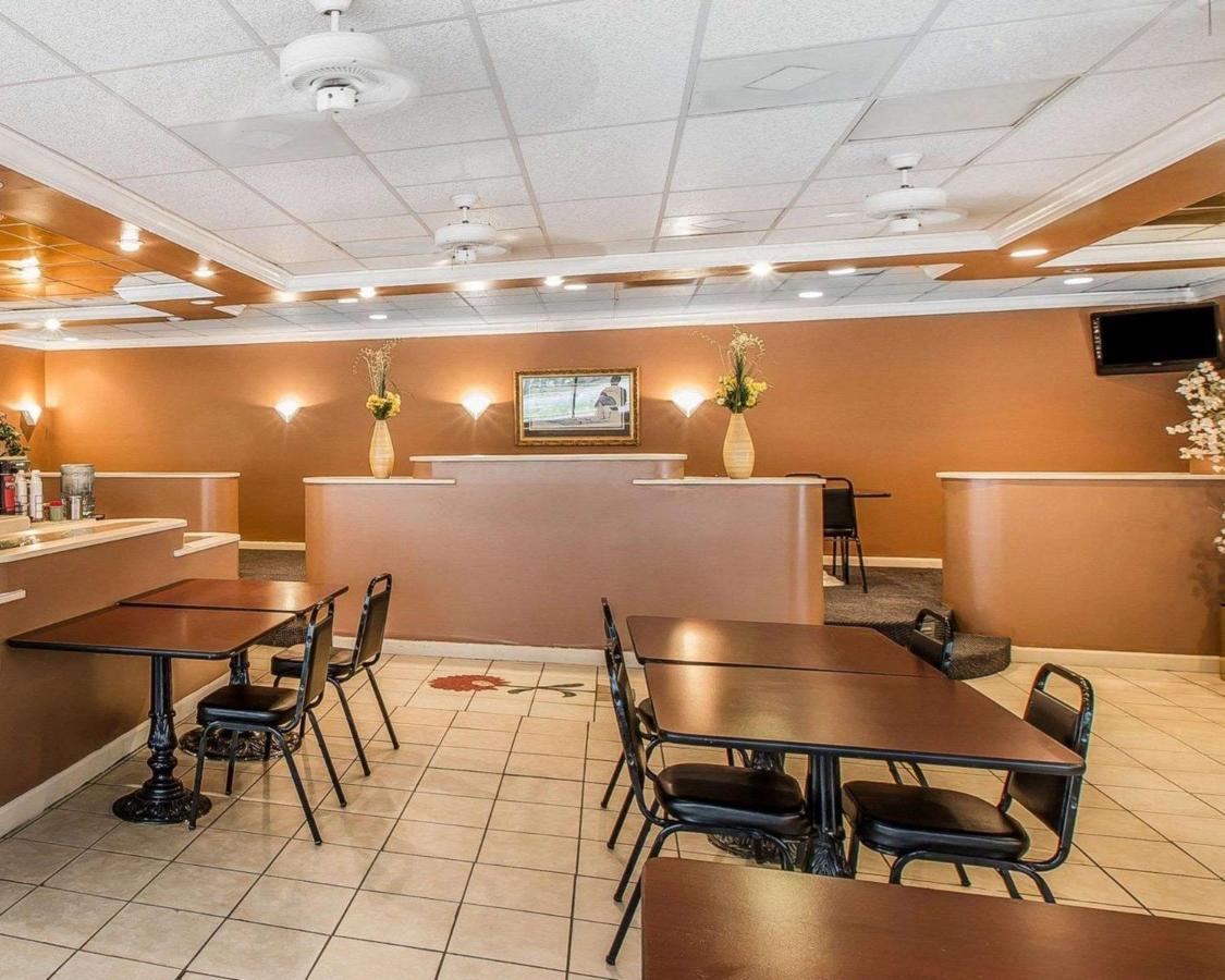 Econo Lodge Douglas Exteriér fotografie