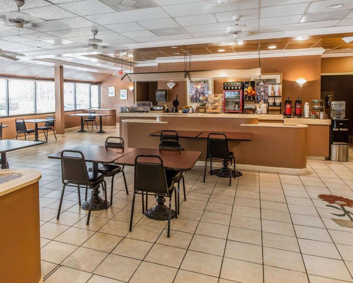 Econo Lodge Douglas Exteriér fotografie