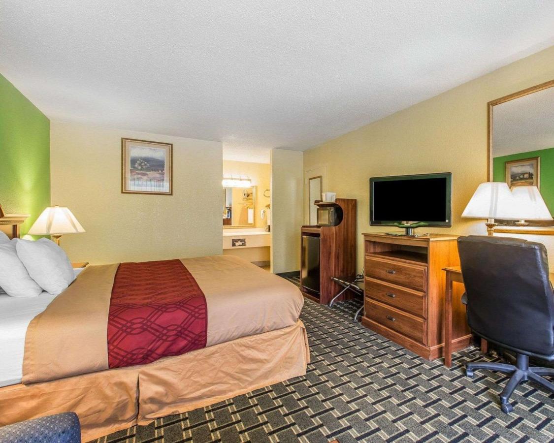 Econo Lodge Douglas Exteriér fotografie